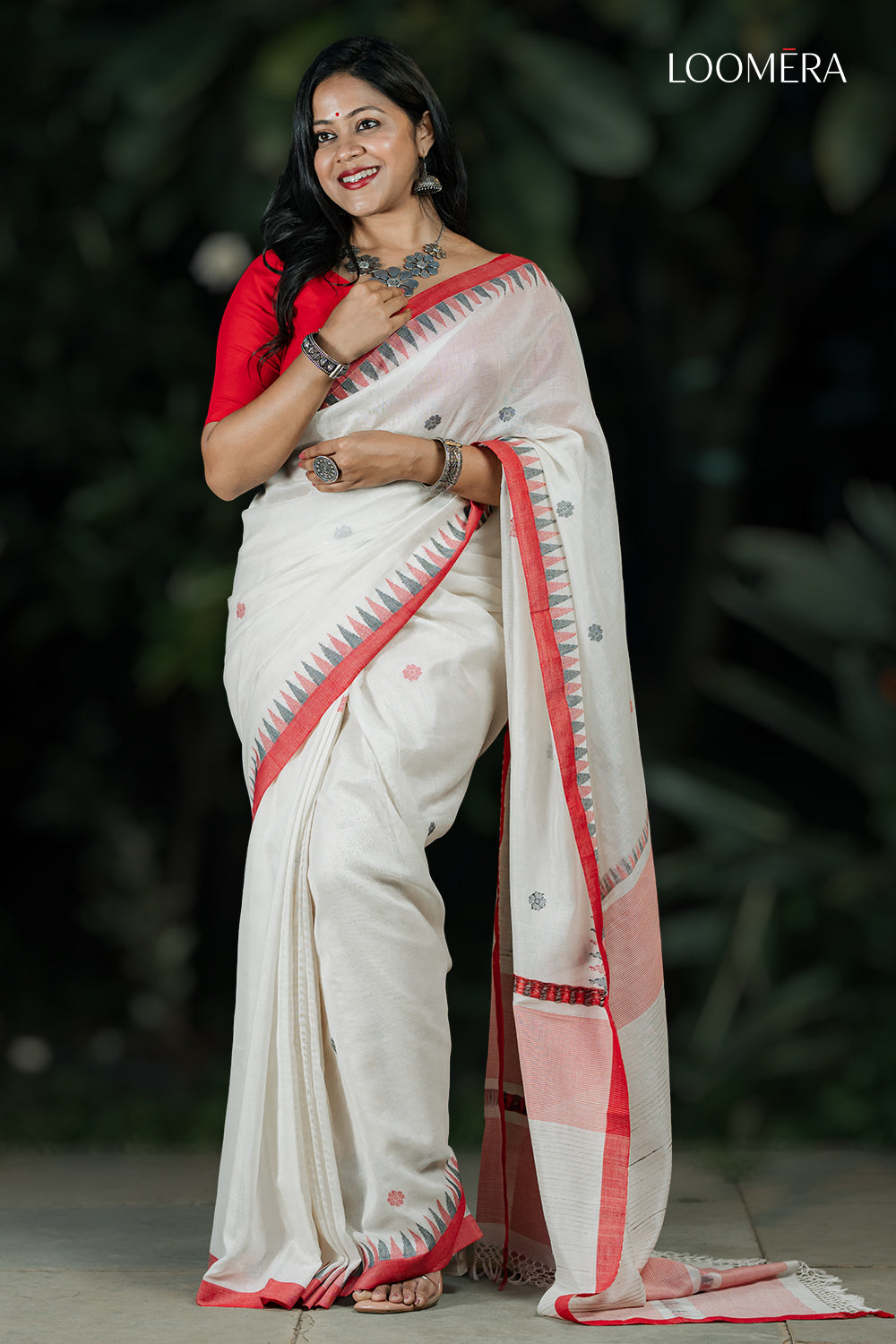  White Handloom Saree With Temple Border